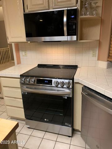 6283 W LONE CACTUS Drive, Glendale, AZ 85308