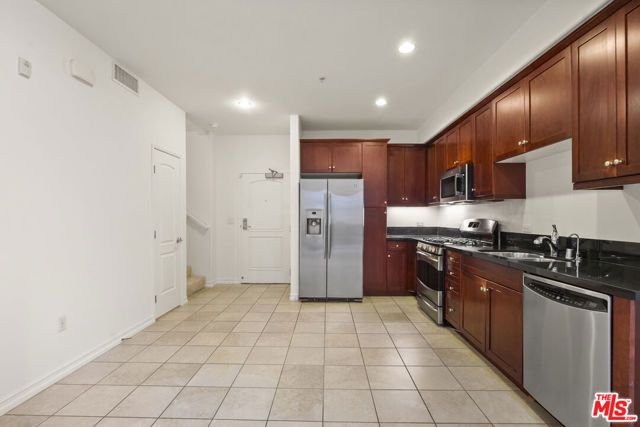 629 Traction Avenue 225, Los Angeles, CA 90013