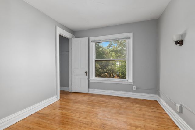 713 W Kalamazoo Avenue, Kalamazoo City, MI 49007