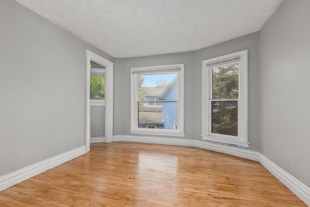 713 W Kalamazoo Avenue, Kalamazoo City, MI 49007
