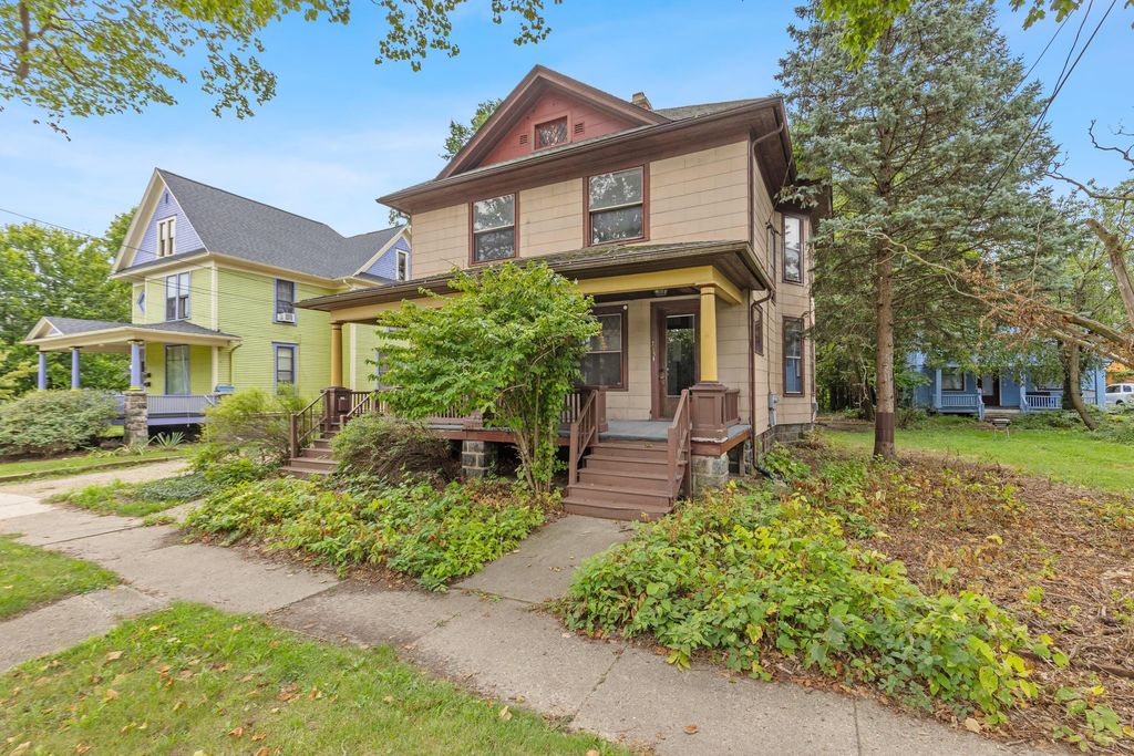 713 W Kalamazoo Avenue, Kalamazoo City, MI 49007