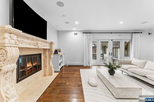 8 Stanton Road, Tenafly, NJ 07670