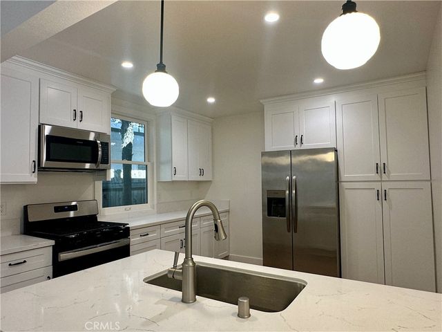 373 Gladys, Long Beach, CA 90814
