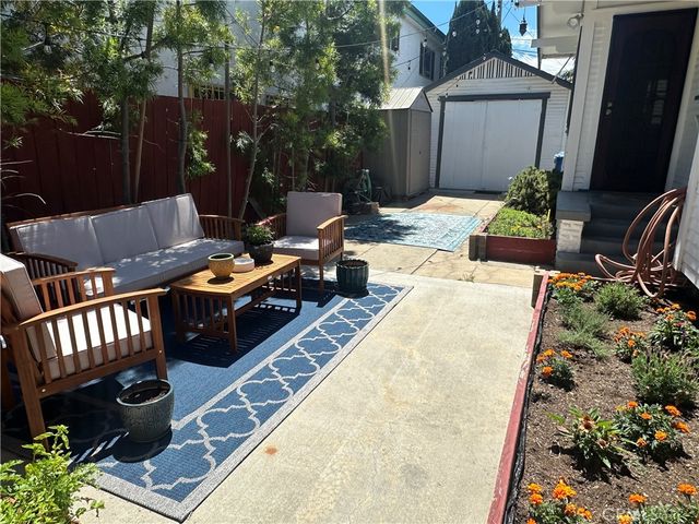 373 Gladys, Long Beach, CA 90814