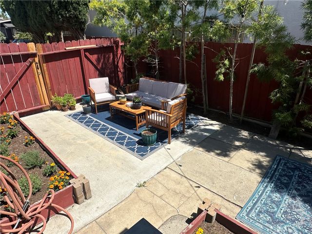 373 Gladys, Long Beach, CA 90814