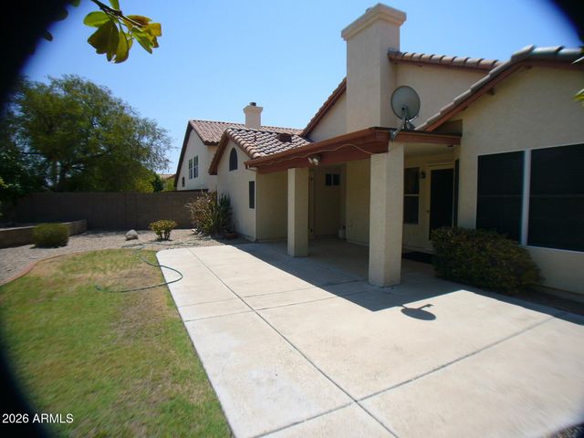2838 E CALAVAR Road, Phoenix, AZ 85032