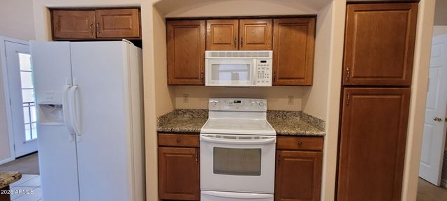 2838 E CALAVAR Road, Phoenix, AZ 85032