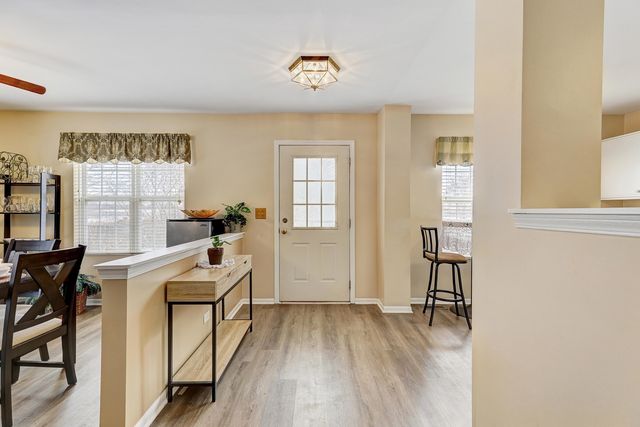 1212 Hillsborough Court, Crystal Lake, IL 60014