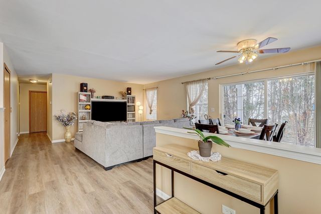 1212 Hillsborough Court, Crystal Lake, IL 60014