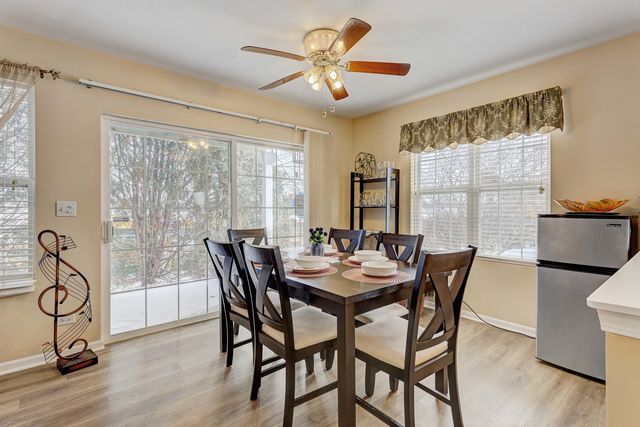 1212 Hillsborough Court, Crystal Lake, IL 60014