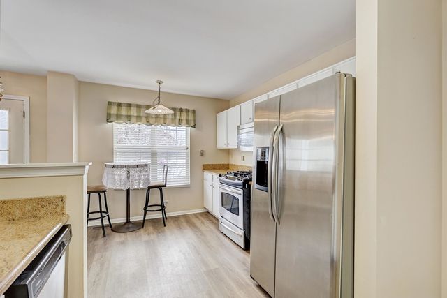 1212 Hillsborough Court, Crystal Lake, IL 60014