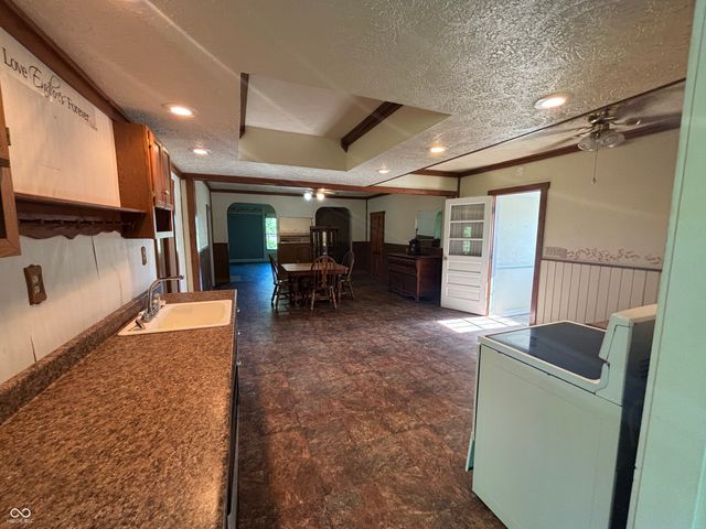 996 E 800 N, Lizton, IN 46149