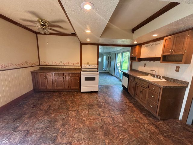 996 E 800 N, Lizton, IN 46149