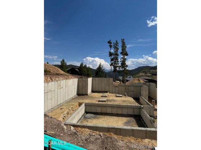 740 Pawnee Ln, Granby, CO 80446