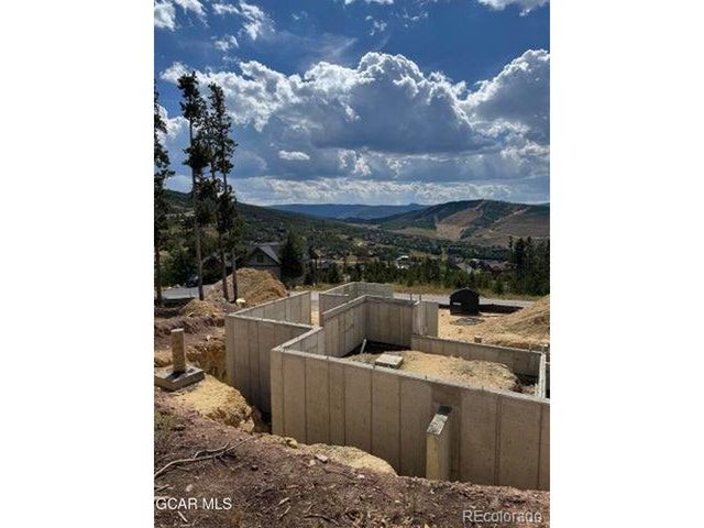 740 Pawnee Ln, Granby, CO 80446