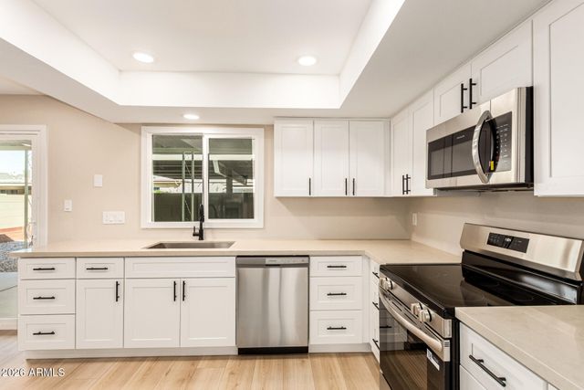 1742 W STELLA Lane, Phoenix, AZ 85015