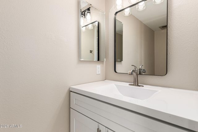 1742 W STELLA Lane, Phoenix, AZ 85015