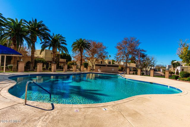 1742 W STELLA Lane, Phoenix, AZ 85015