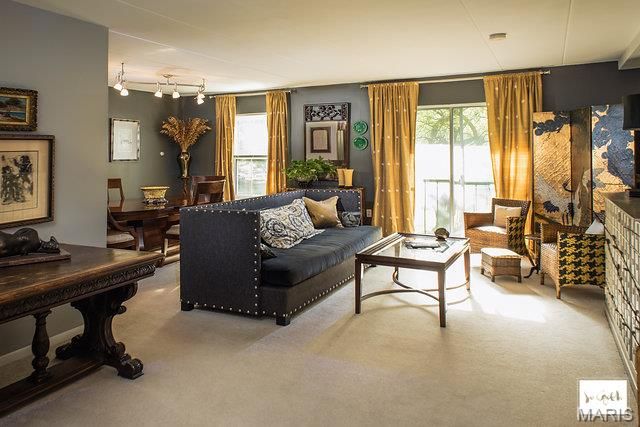 55 S Gore 1 H, Webster Groves, MO 63119