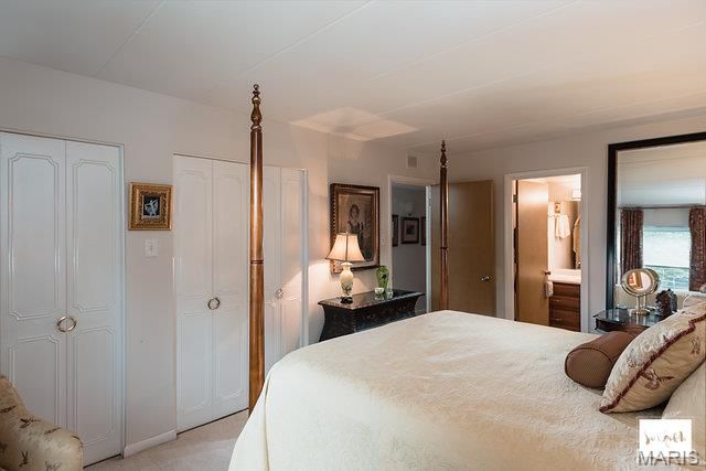 55 S Gore 1 H, Webster Groves, MO 63119