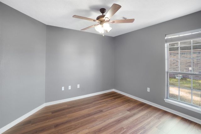 8 Bishop Lane, Conway, AR 72032