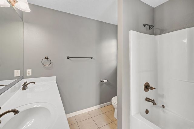 8 Bishop Lane, Conway, AR 72032