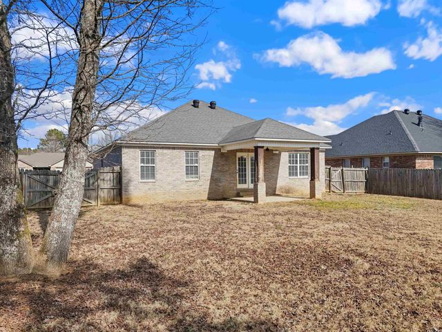 8 Bishop Lane, Conway, AR 72032