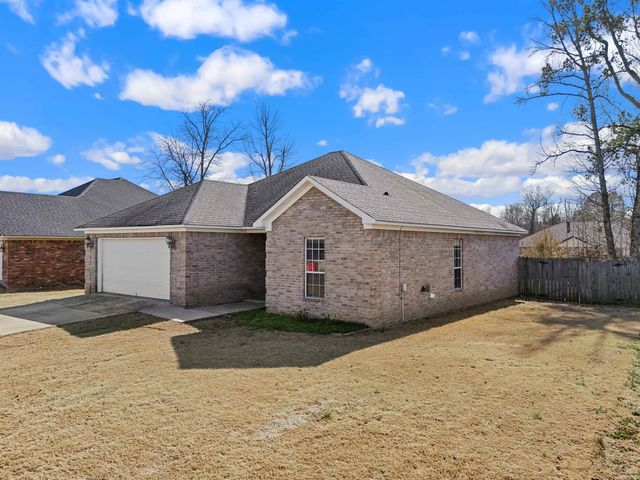 8 Bishop Lane, Conway, AR 72032