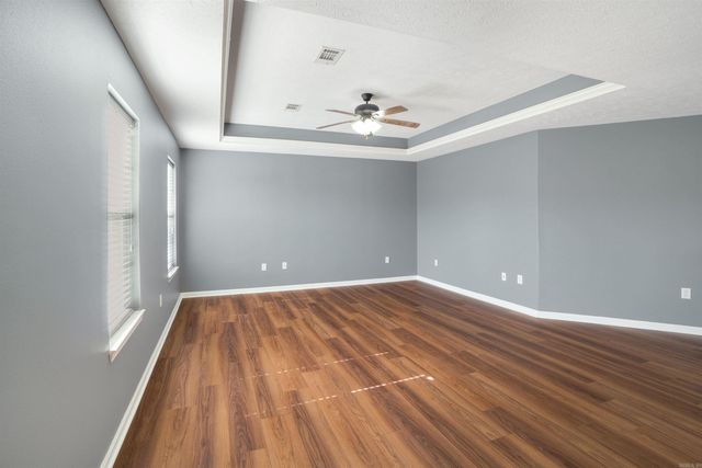 8 Bishop Lane, Conway, AR 72032