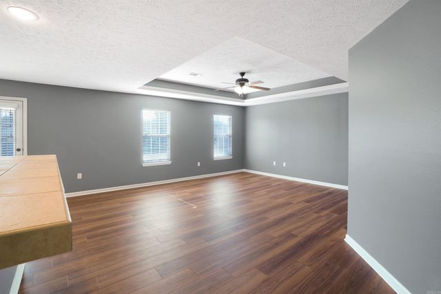 8 Bishop Lane, Conway, AR 72032