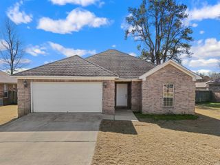 8 Bishop Lane, Conway, AR 72032