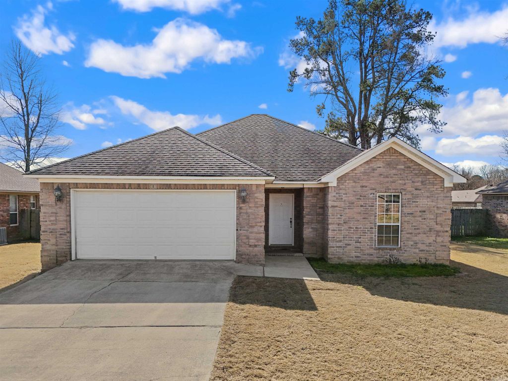 8 Bishop Lane, Conway, AR 72032