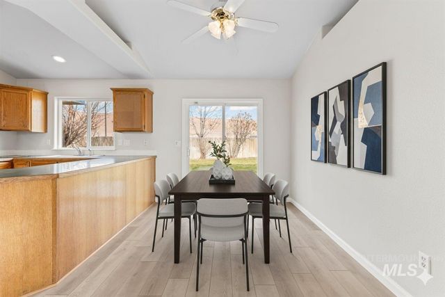 1918 N Cliffrock Rd, Nampa, ID 83651