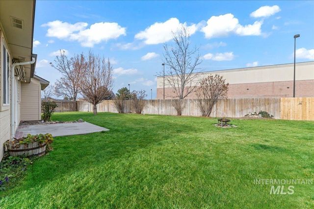 1918 N Cliffrock Rd, Nampa, ID 83651