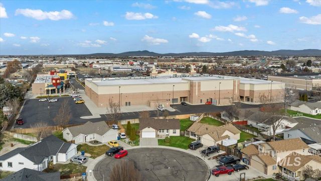 1918 N Cliffrock Rd, Nampa, ID 83651