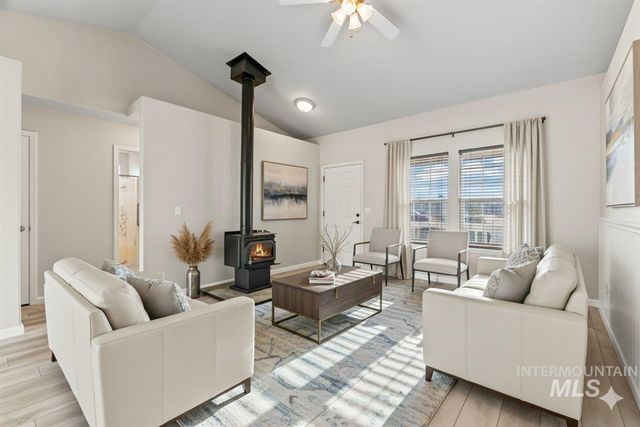 1918 N Cliffrock Rd, Nampa, ID 83651