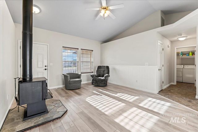 1918 N Cliffrock Rd, Nampa, ID 83651