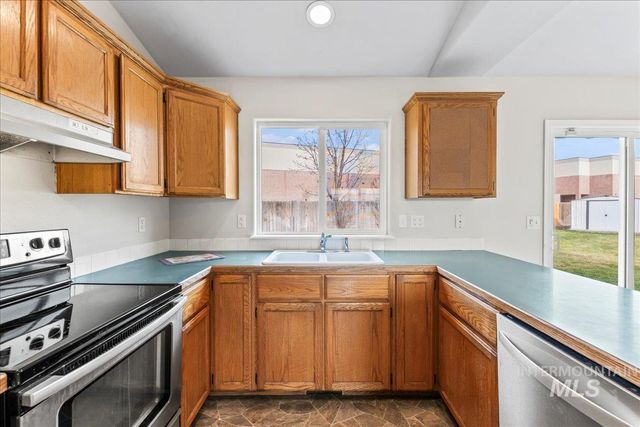 1918 N Cliffrock Rd, Nampa, ID 83651