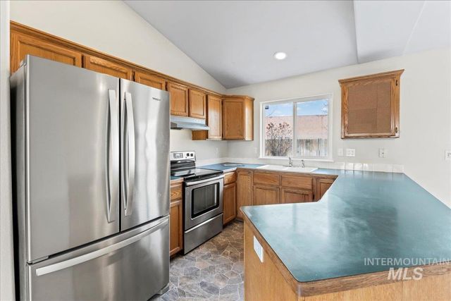 1918 N Cliffrock Rd, Nampa, ID 83651