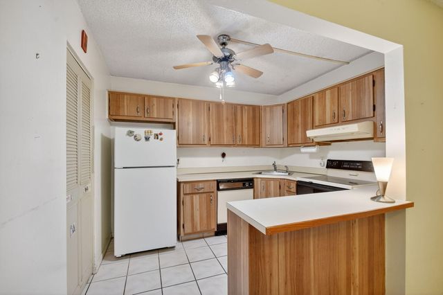 328 Pine Ridge Circle C-1, Greenacres, FL 33463