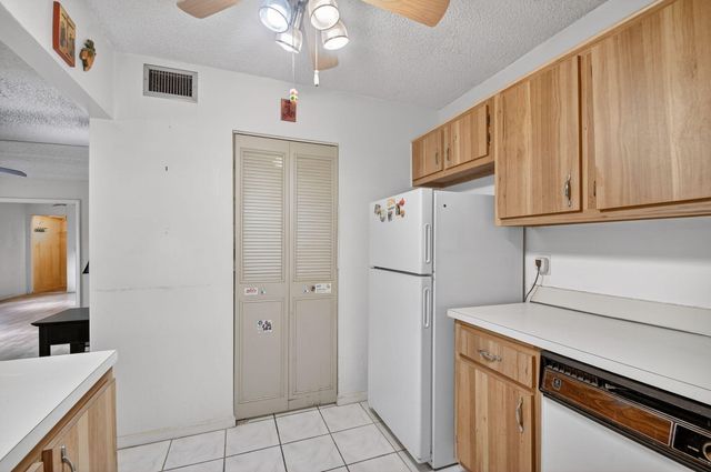 328 Pine Ridge Circle C-1, Greenacres, FL 33463