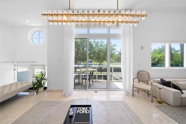 400 Alton Rd TH-1A, Miami Beach, FL 33139