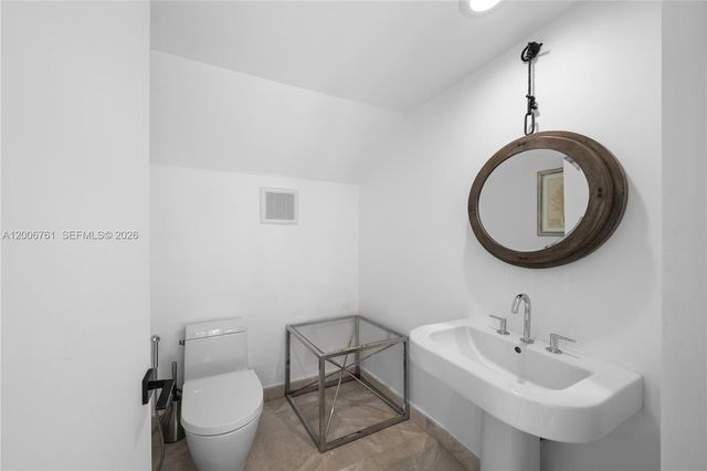 400 Alton Rd TH-1A, Miami Beach, FL 33139