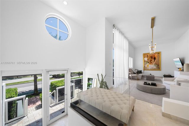 400 Alton Rd TH-1A, Miami Beach, FL 33139