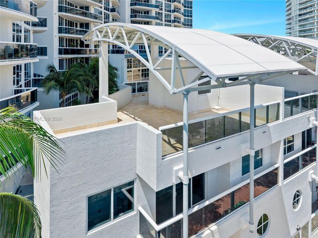 400 Alton Rd TH-1A, Miami Beach, FL 33139