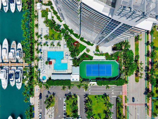 400 Alton Rd TH-1A, Miami Beach, FL 33139