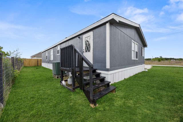 1747 Road 5708, Cleveland, TX 77327