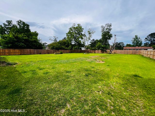 918 Greenfield Heights Boulevard, Havelock, NC 28532