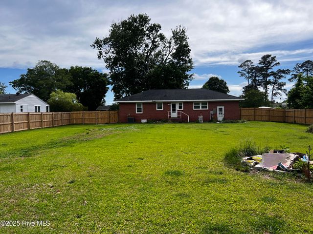 918 Greenfield Heights Boulevard, Havelock, NC 28532