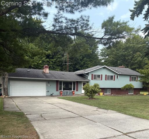 2595 Evergreen Lane, Port Huron, MI 48060